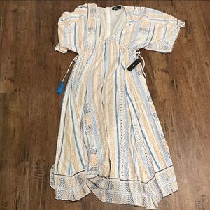 Maxi dress from LuLus. Never worn. Size medium.